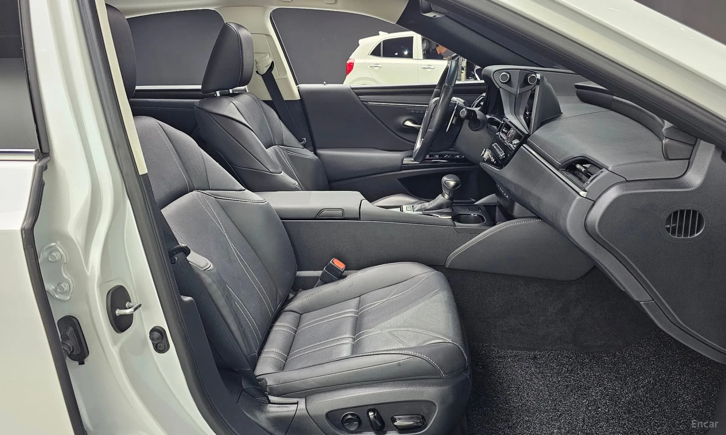 ES300h 7th Generation