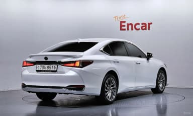 ES300h 7th Generation