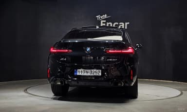X4 (G02)