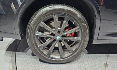 X4 (G02)