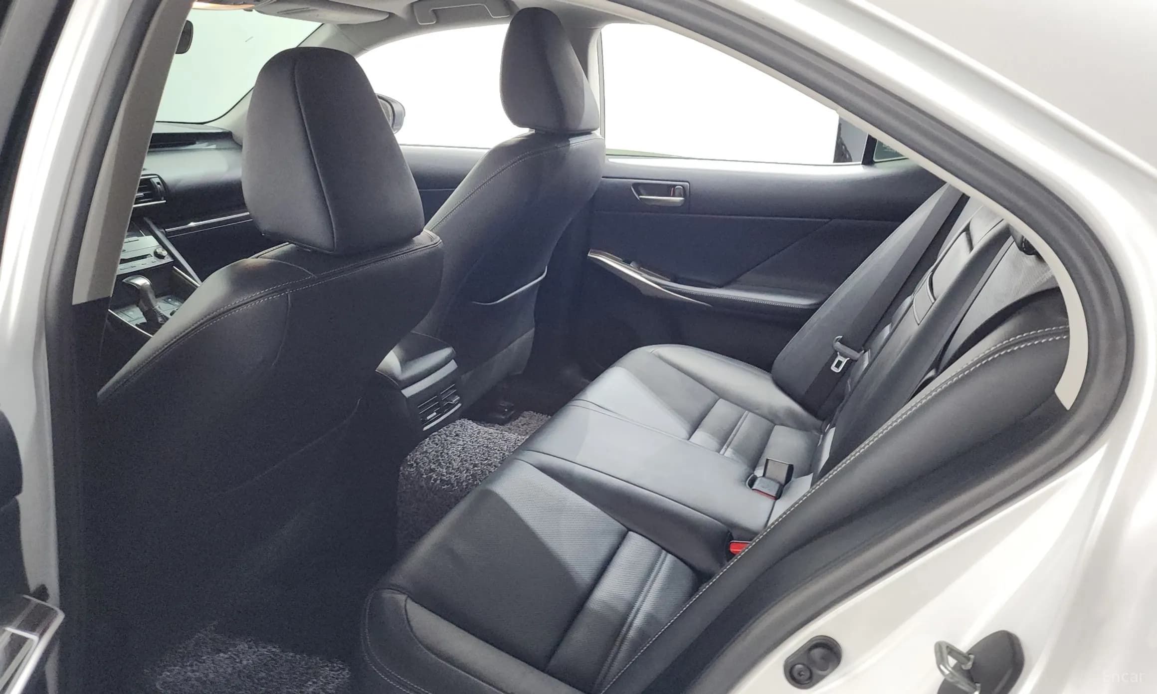 New IS200t