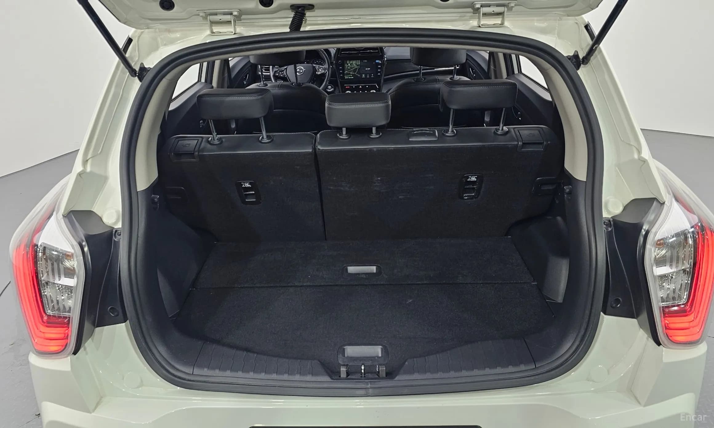 Berry New Tivoli