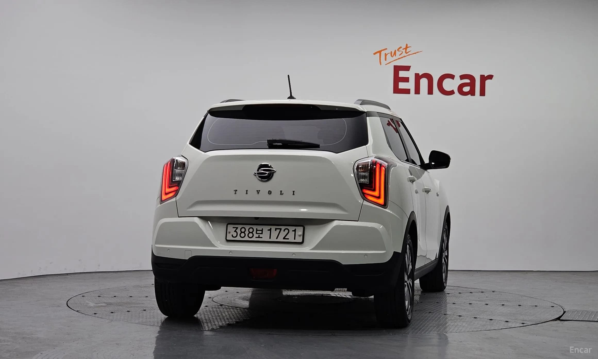 Berry New Tivoli