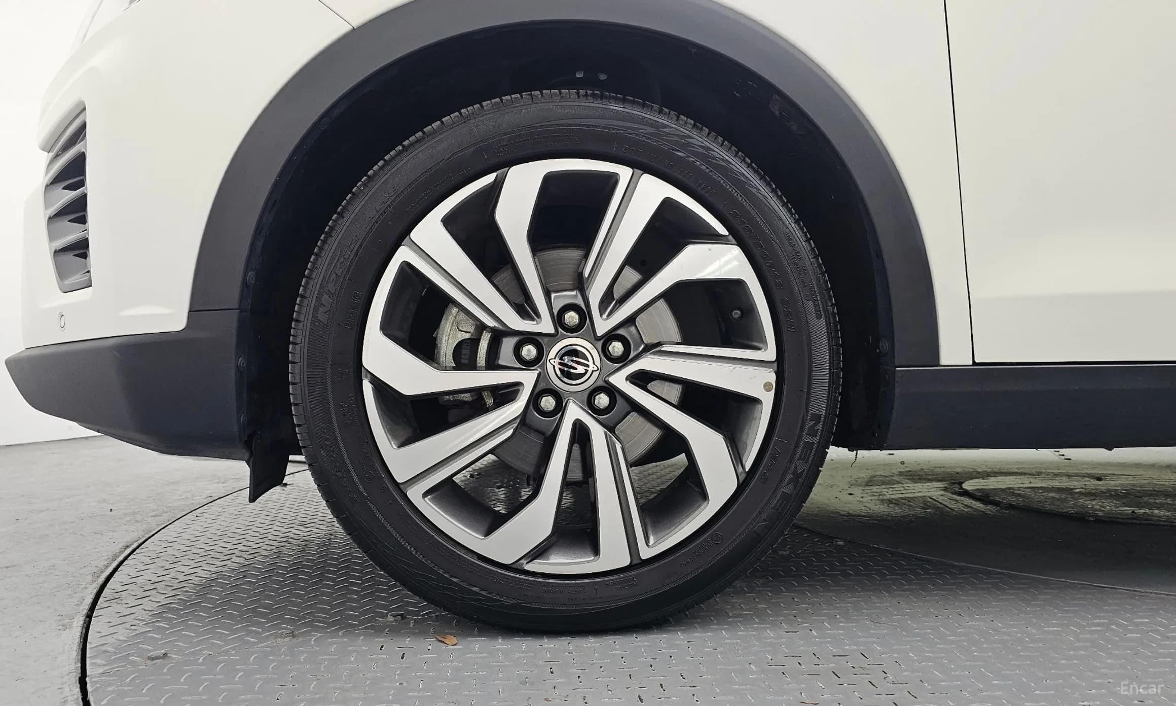 Berry New Tivoli