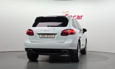 New Cayenne