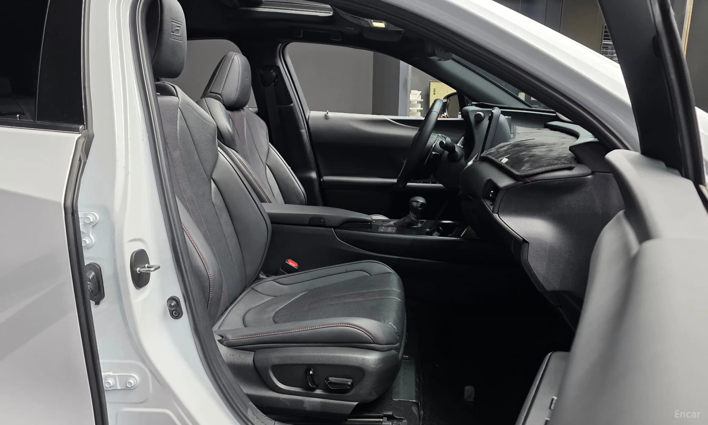 UX250h