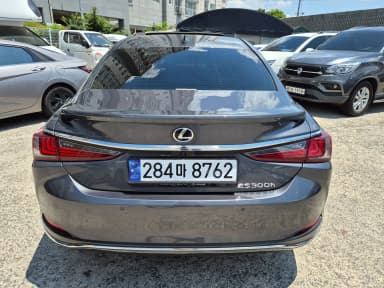 ES300h 7th Generation