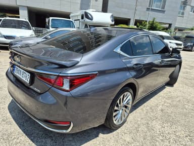 ES300h 7th Generation