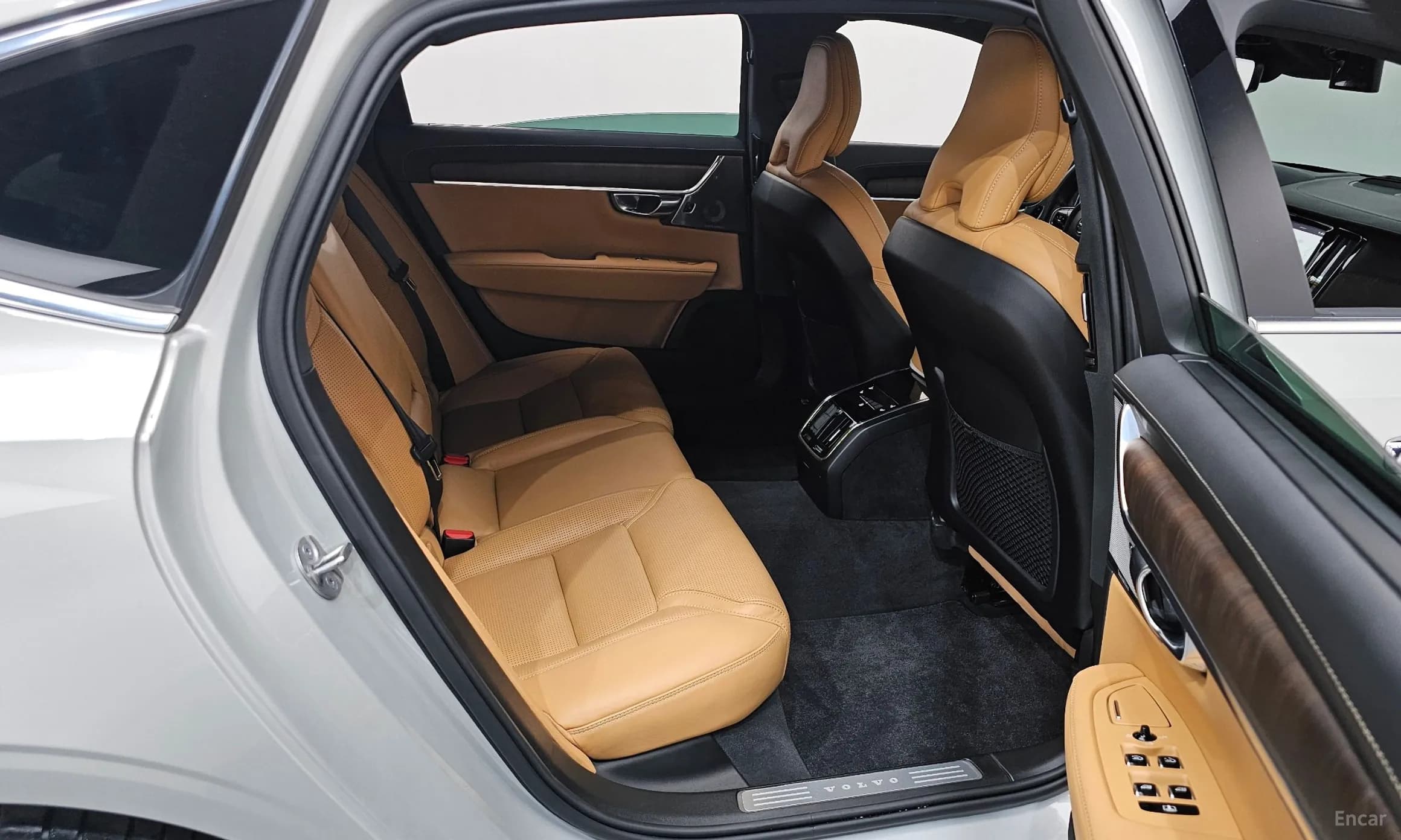 S90