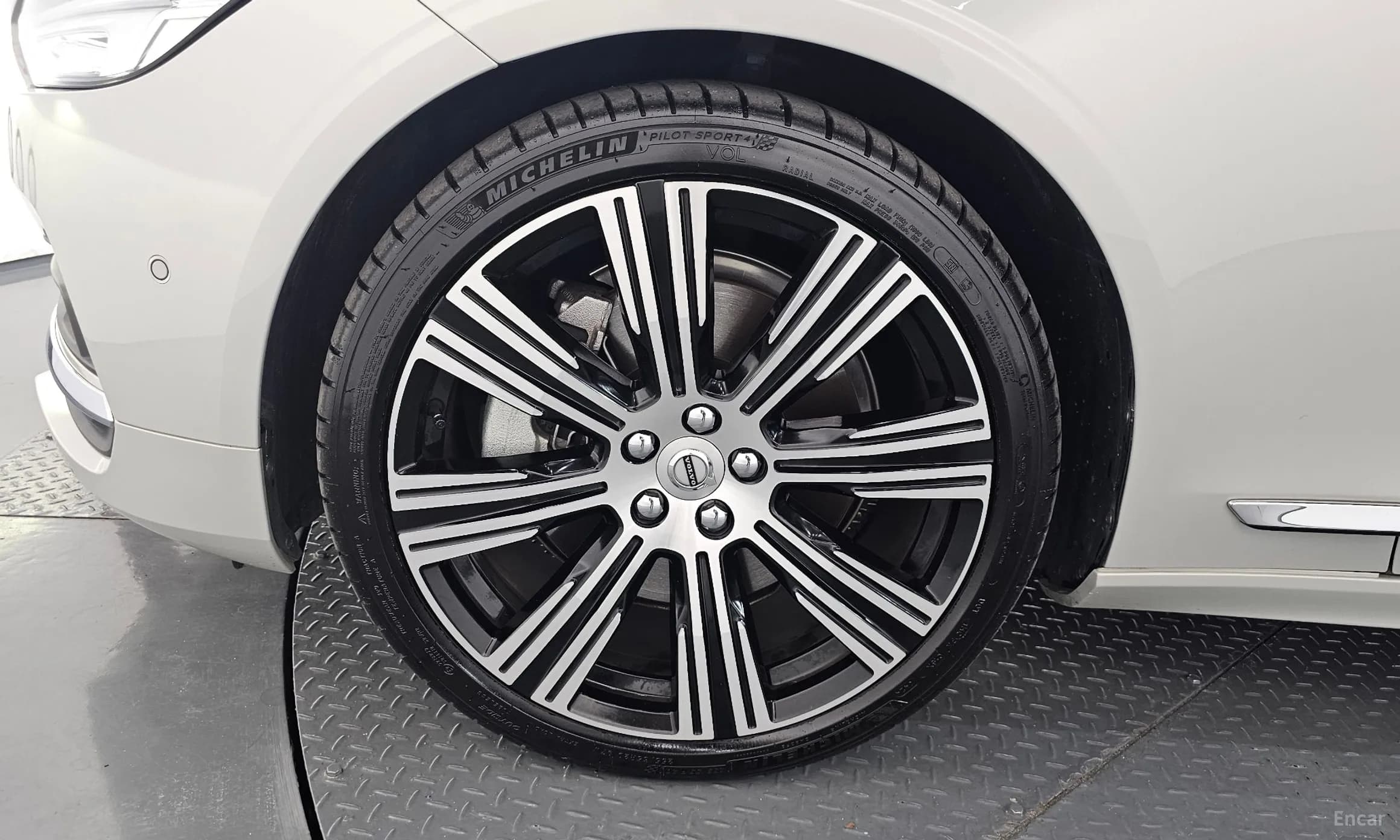 S90