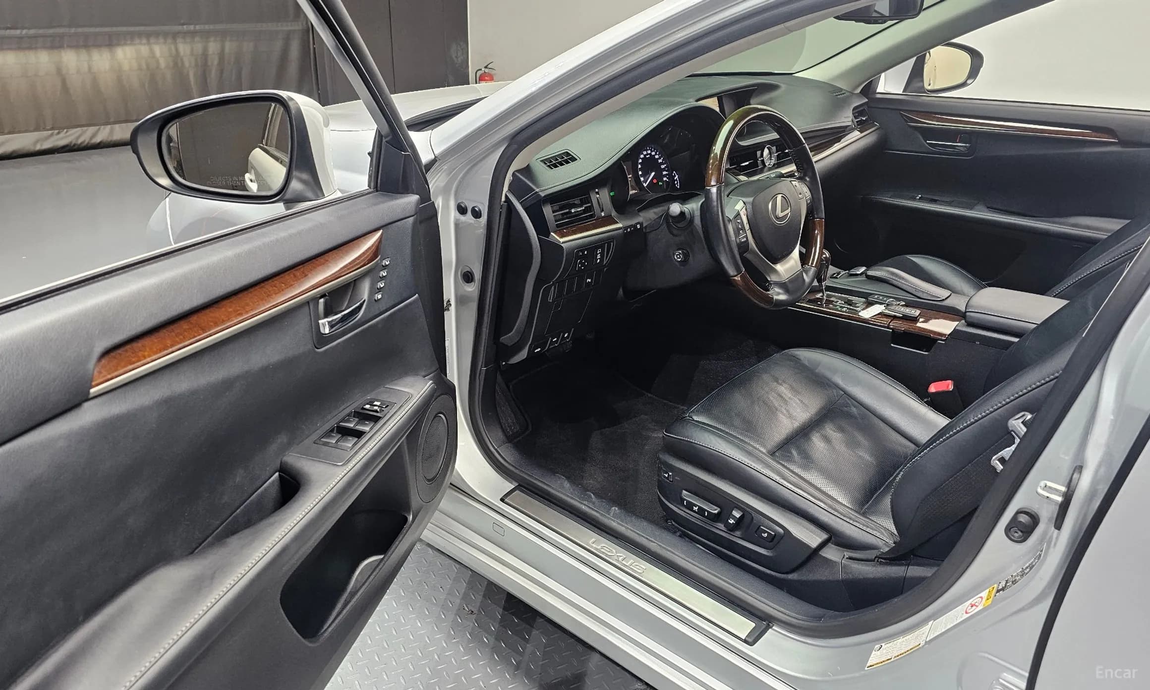 New ES300h