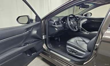 Camry (XV70)
