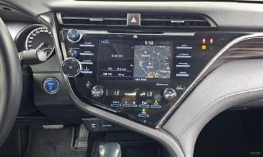 Camry (XV70)