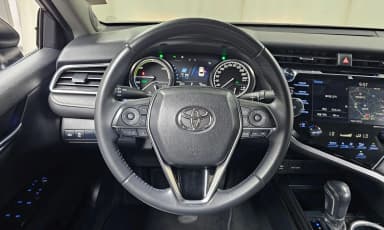 Camry (XV70)