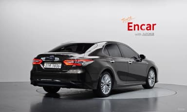 Camry (XV70)