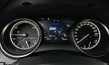 Camry (XV70)