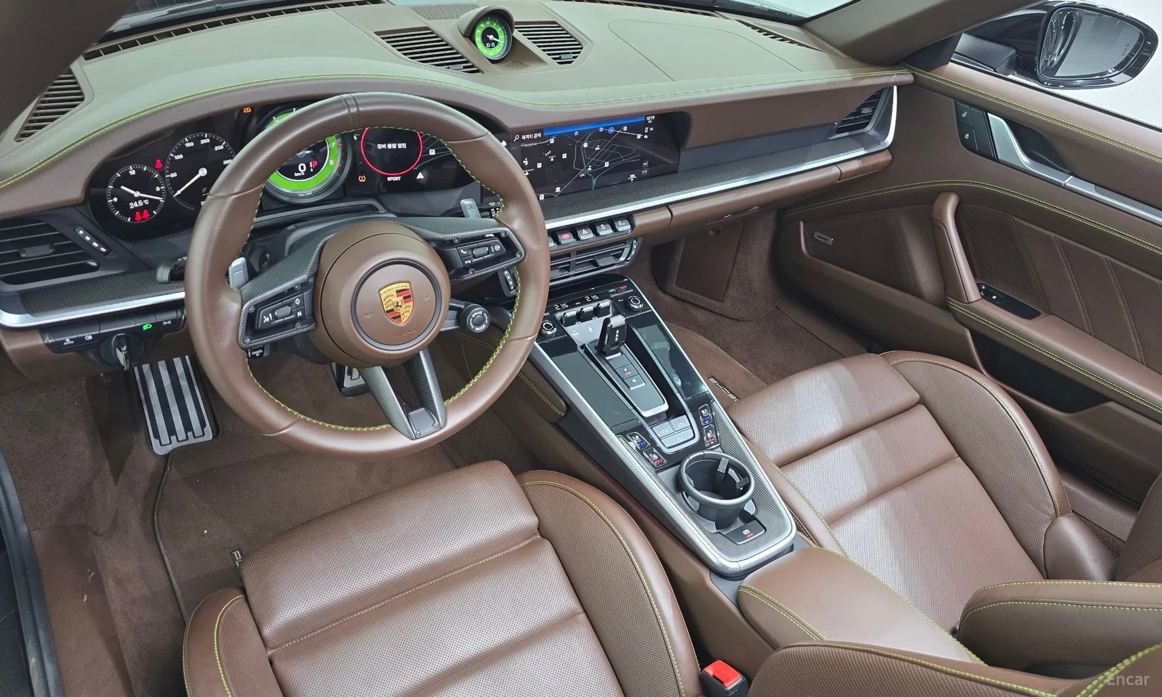911 (992)
