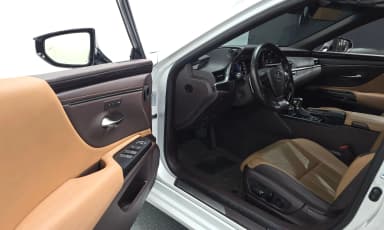 ES300h 7th Generation