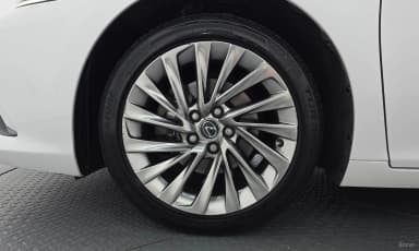 ES300h 7th Generation