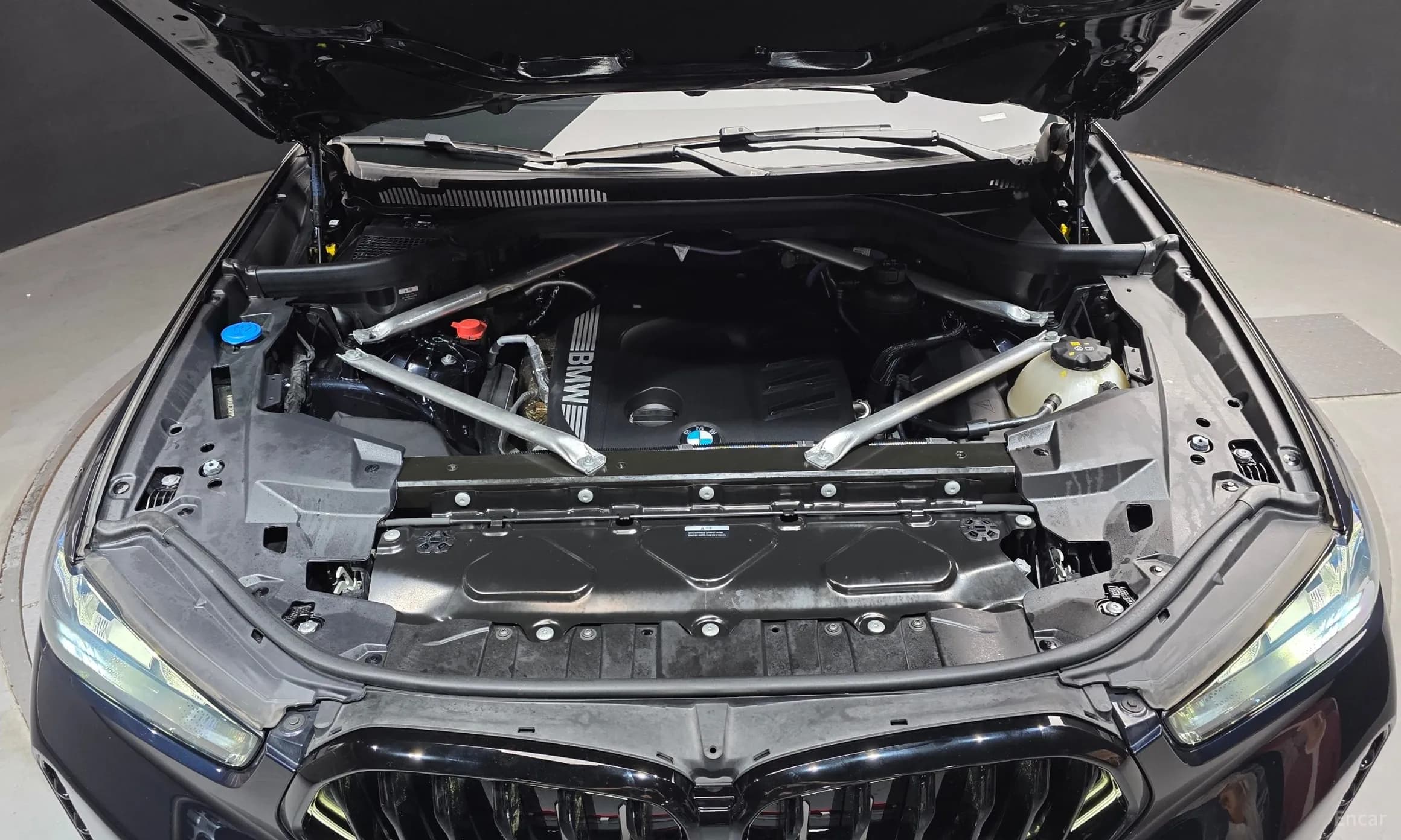 X6 (G06)