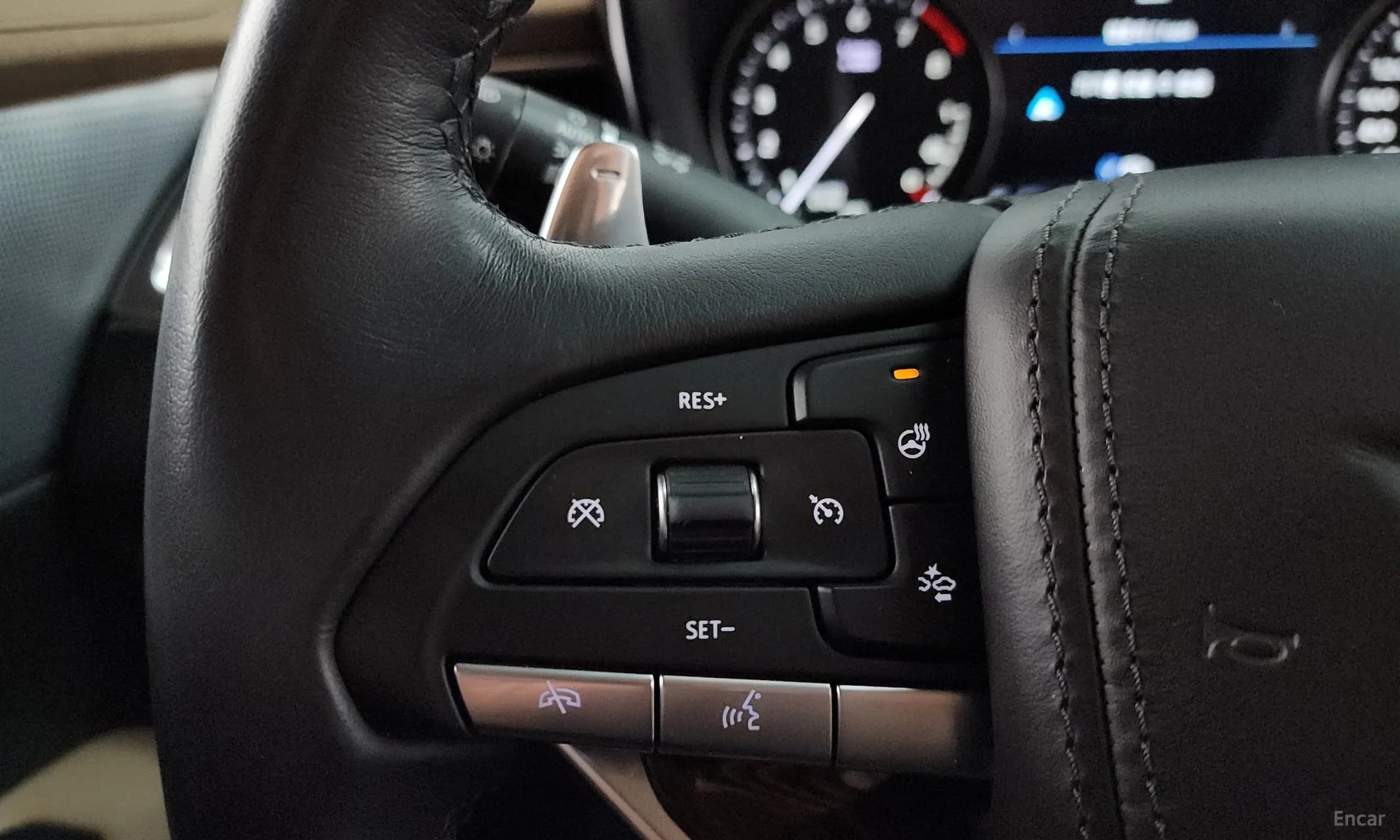 XT6