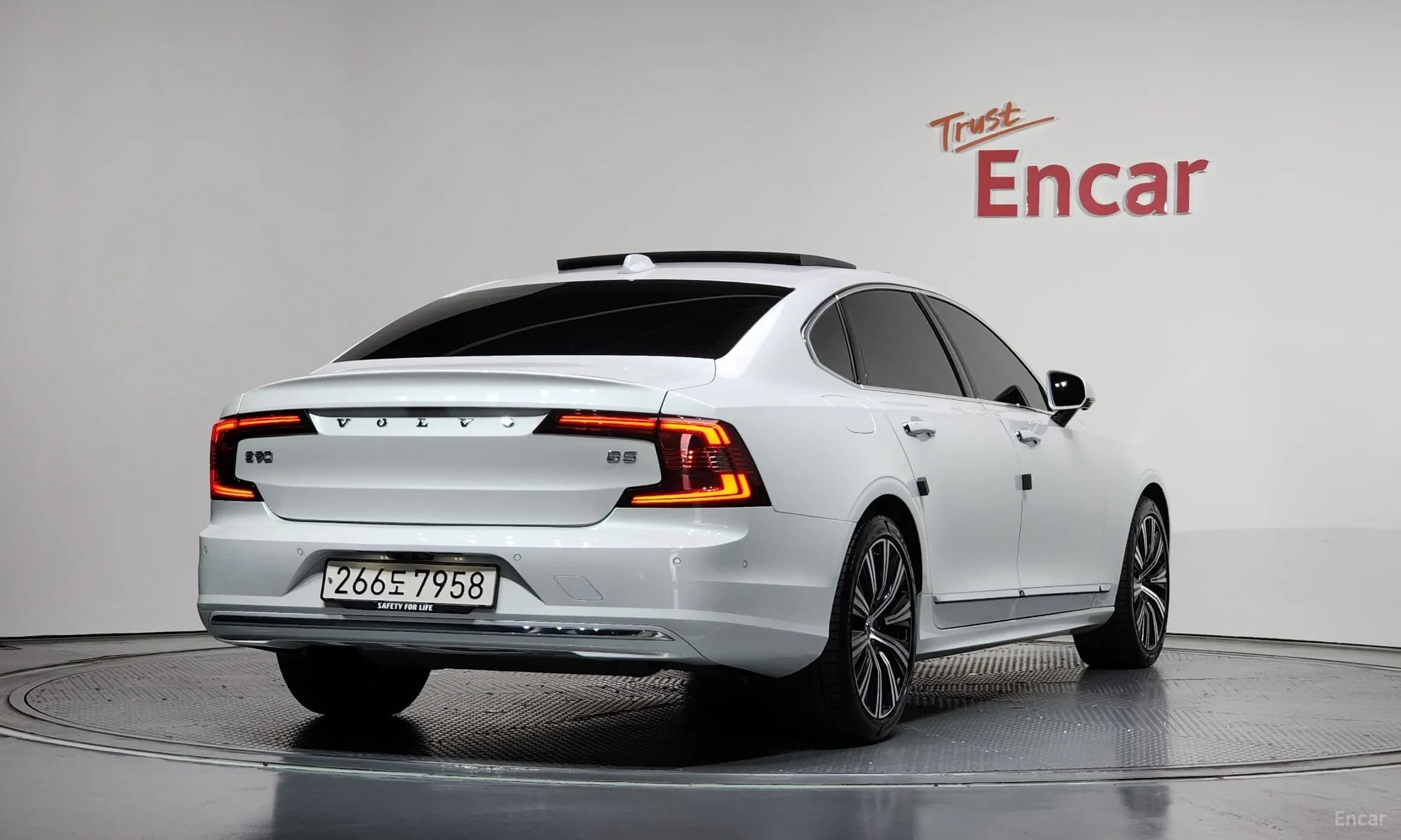 S90