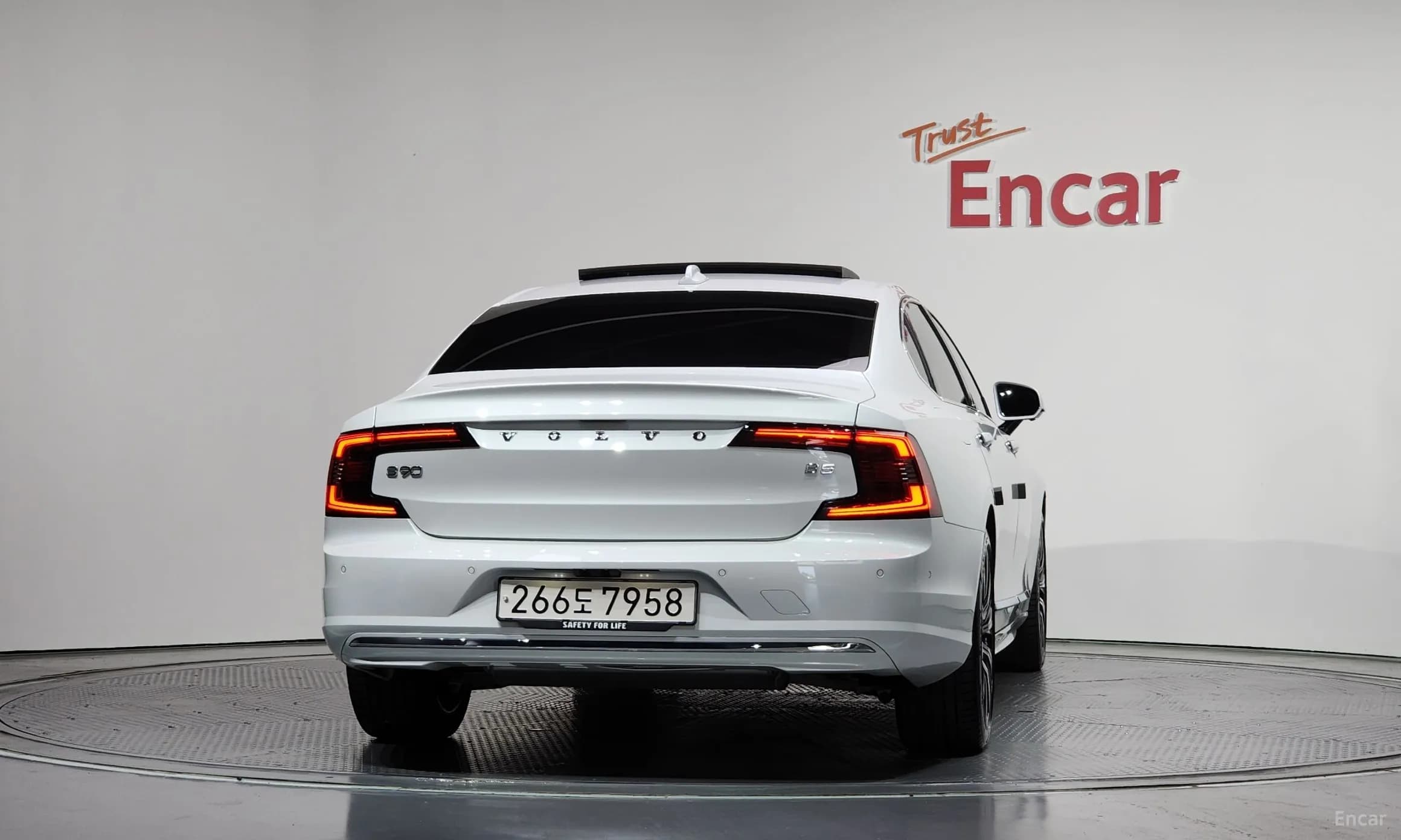 S90