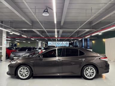 Camry (XV70)
