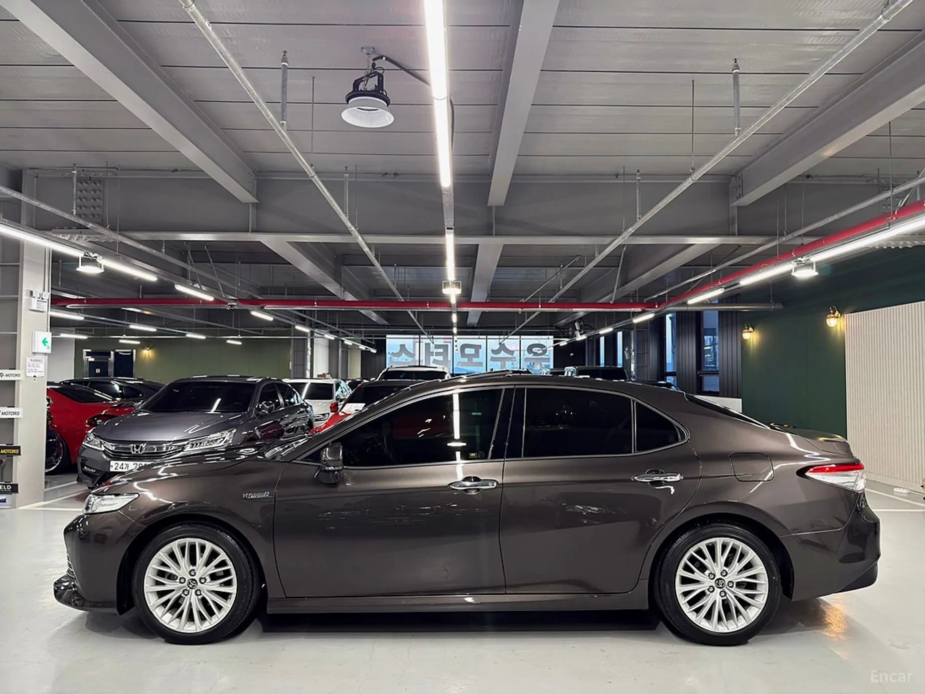 Camry (XV70)