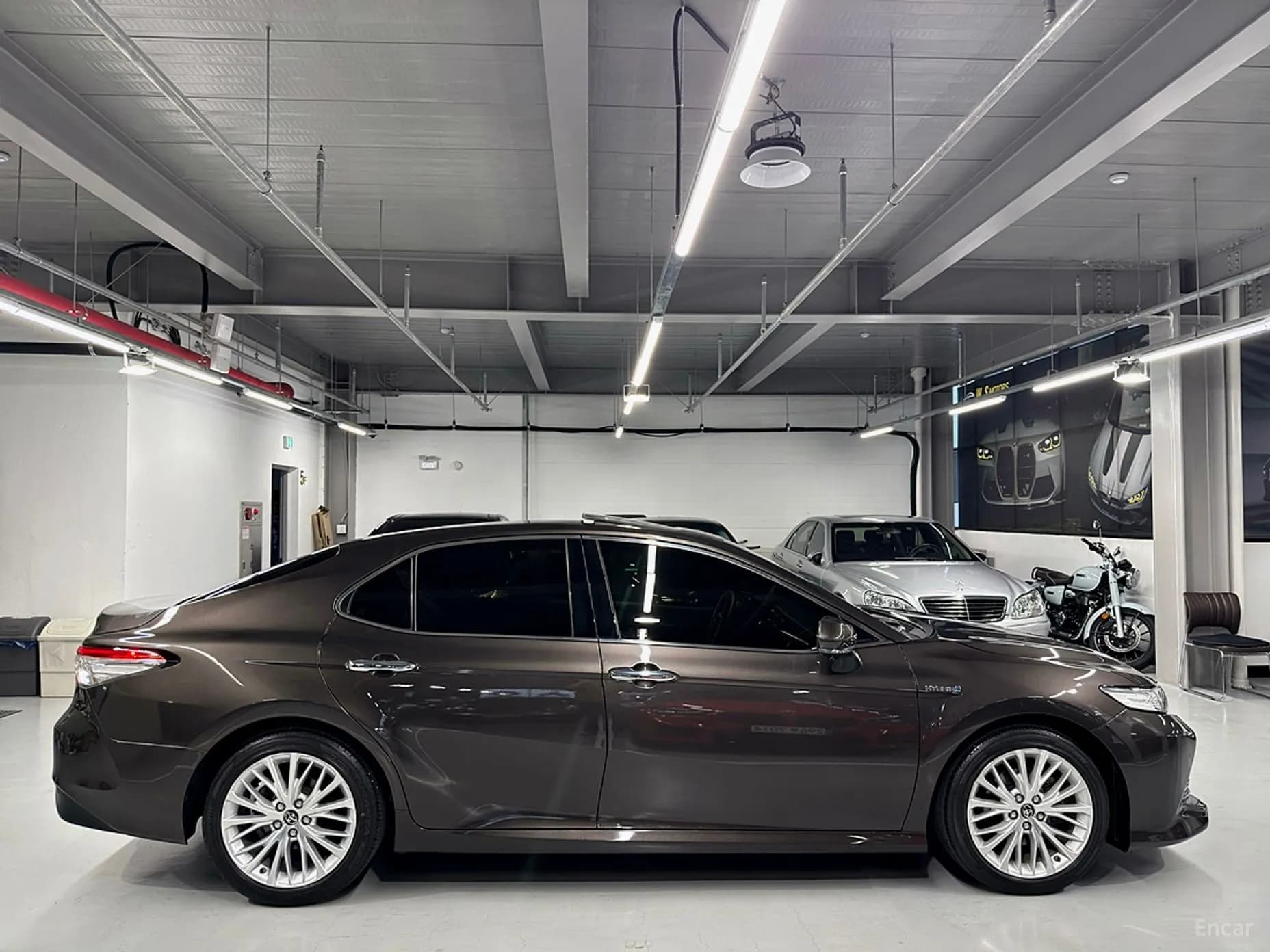 Camry (XV70)