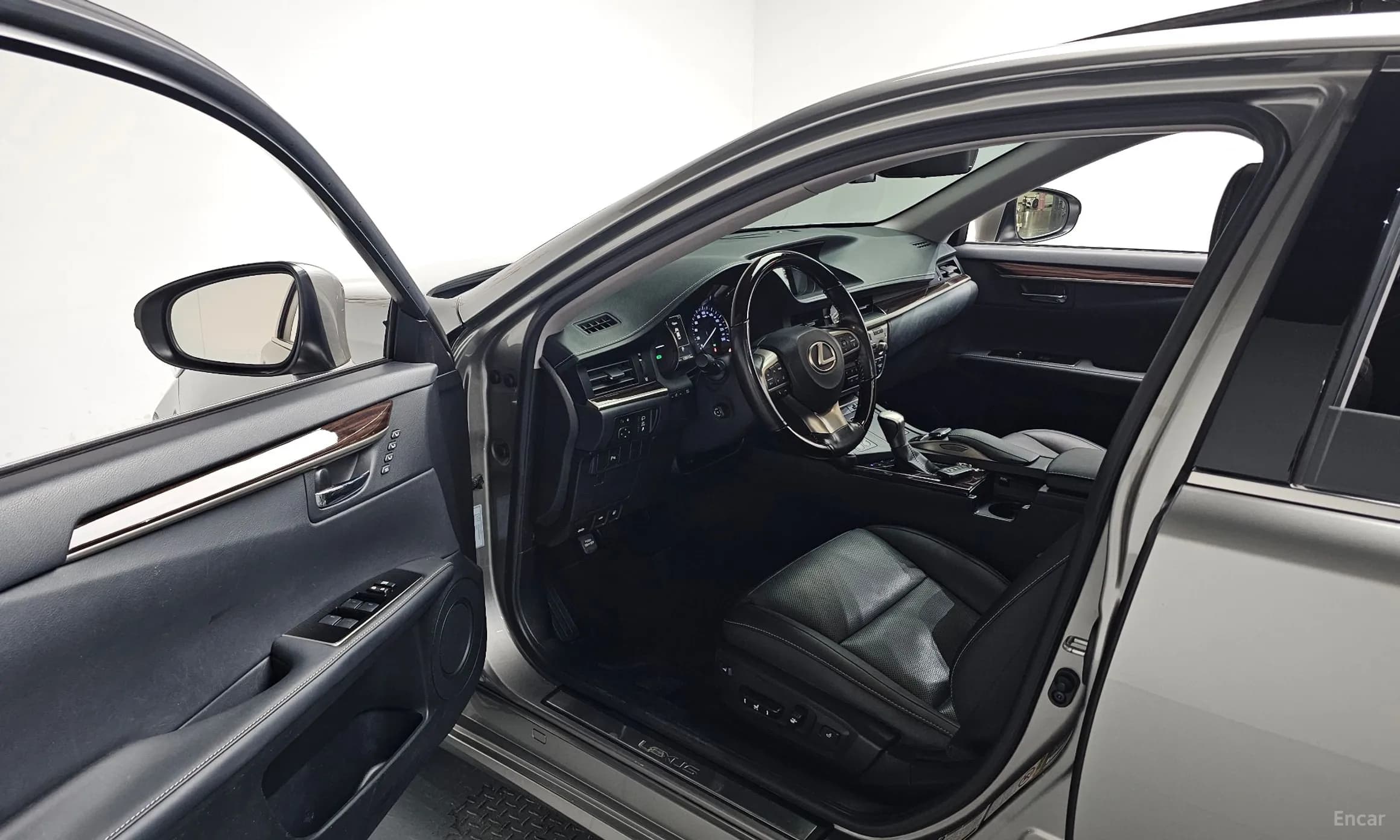 New ES300h