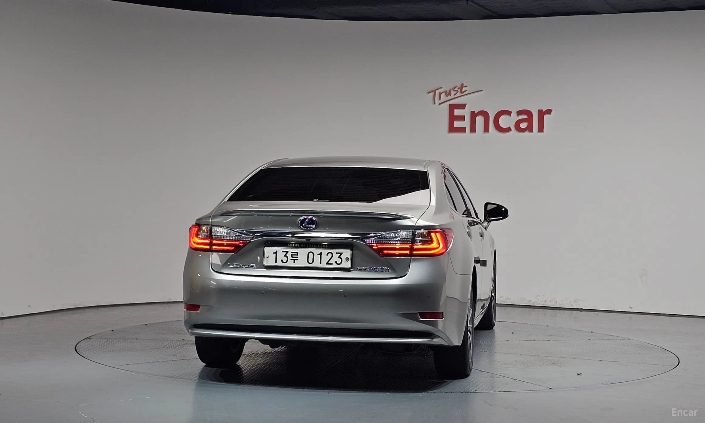New ES300h