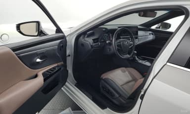 ES300h 7th Generation