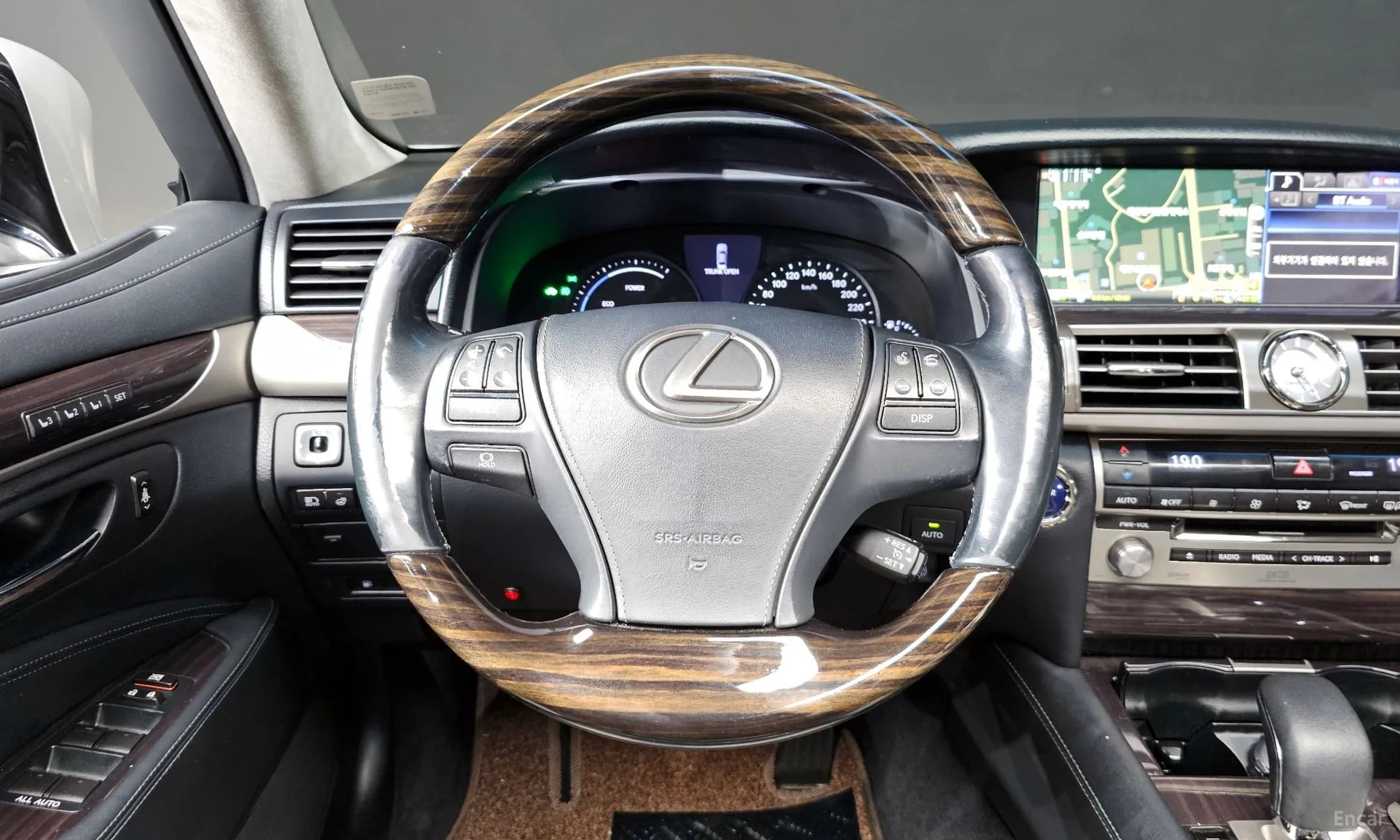 LS600hL