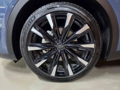 Crown crossover