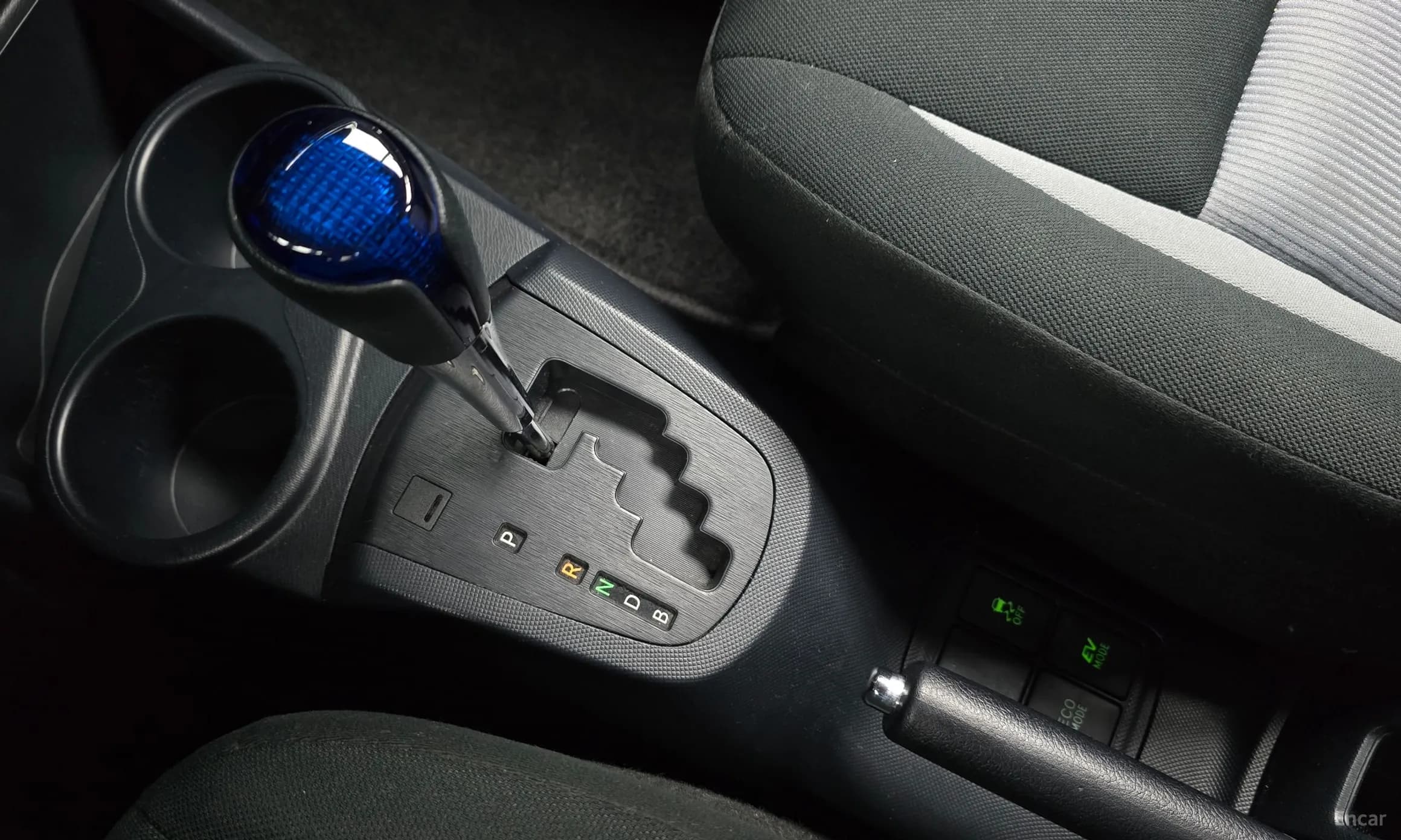 Prius C