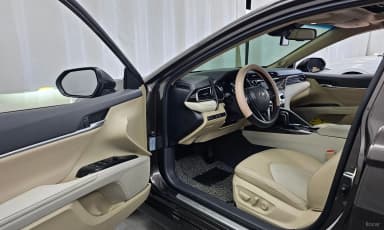 Camry (XV70)