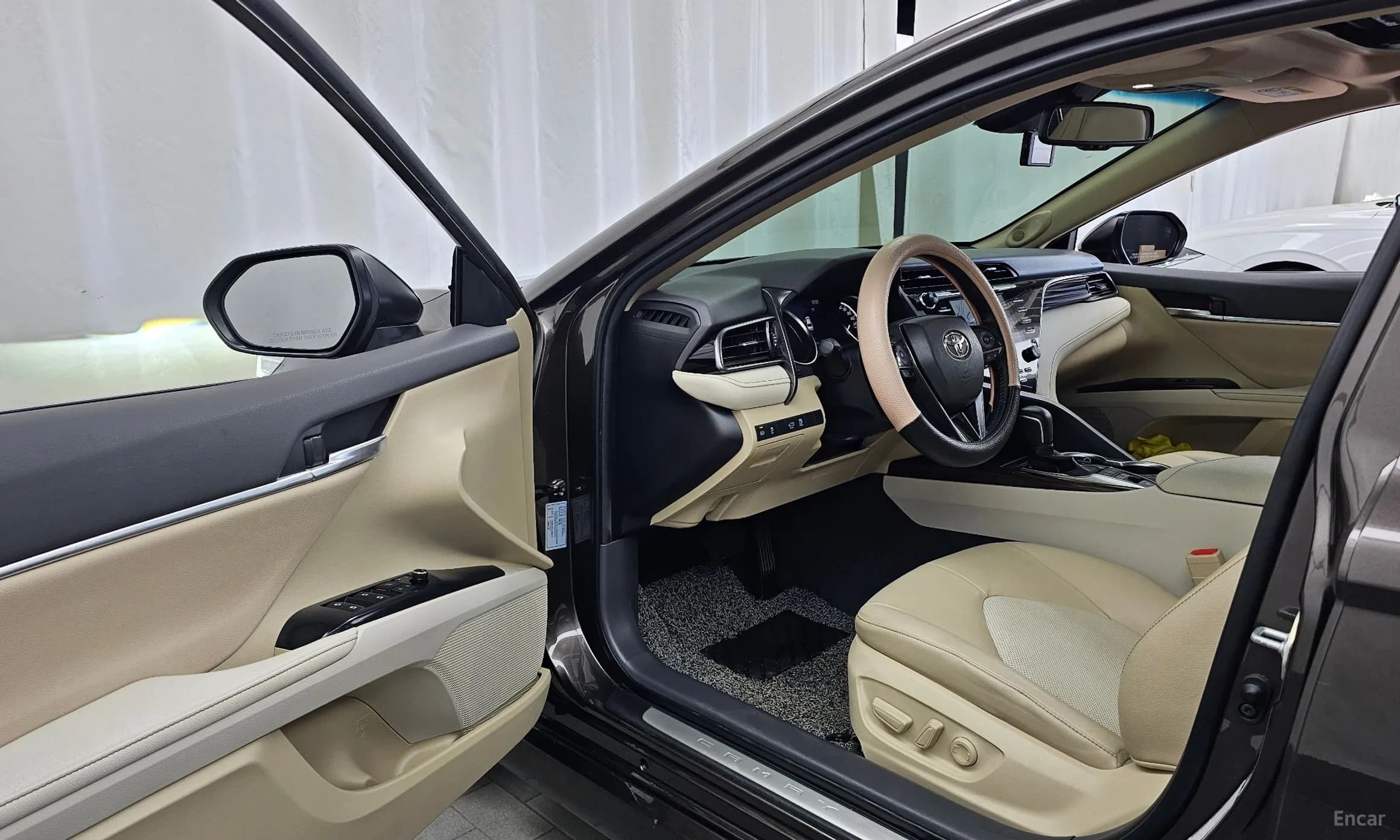 Camry (XV70)