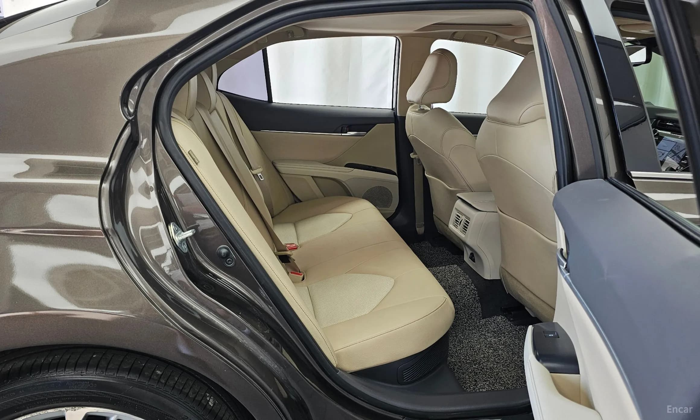 Camry (XV70)