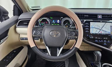 Camry (XV70)