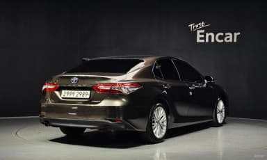 Camry (XV70)