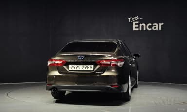 Camry (XV70)