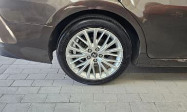 Camry (XV70)