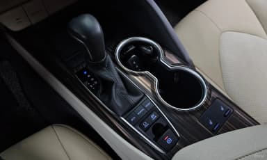Camry (XV70)