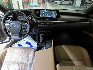 ES300h 7th Generation