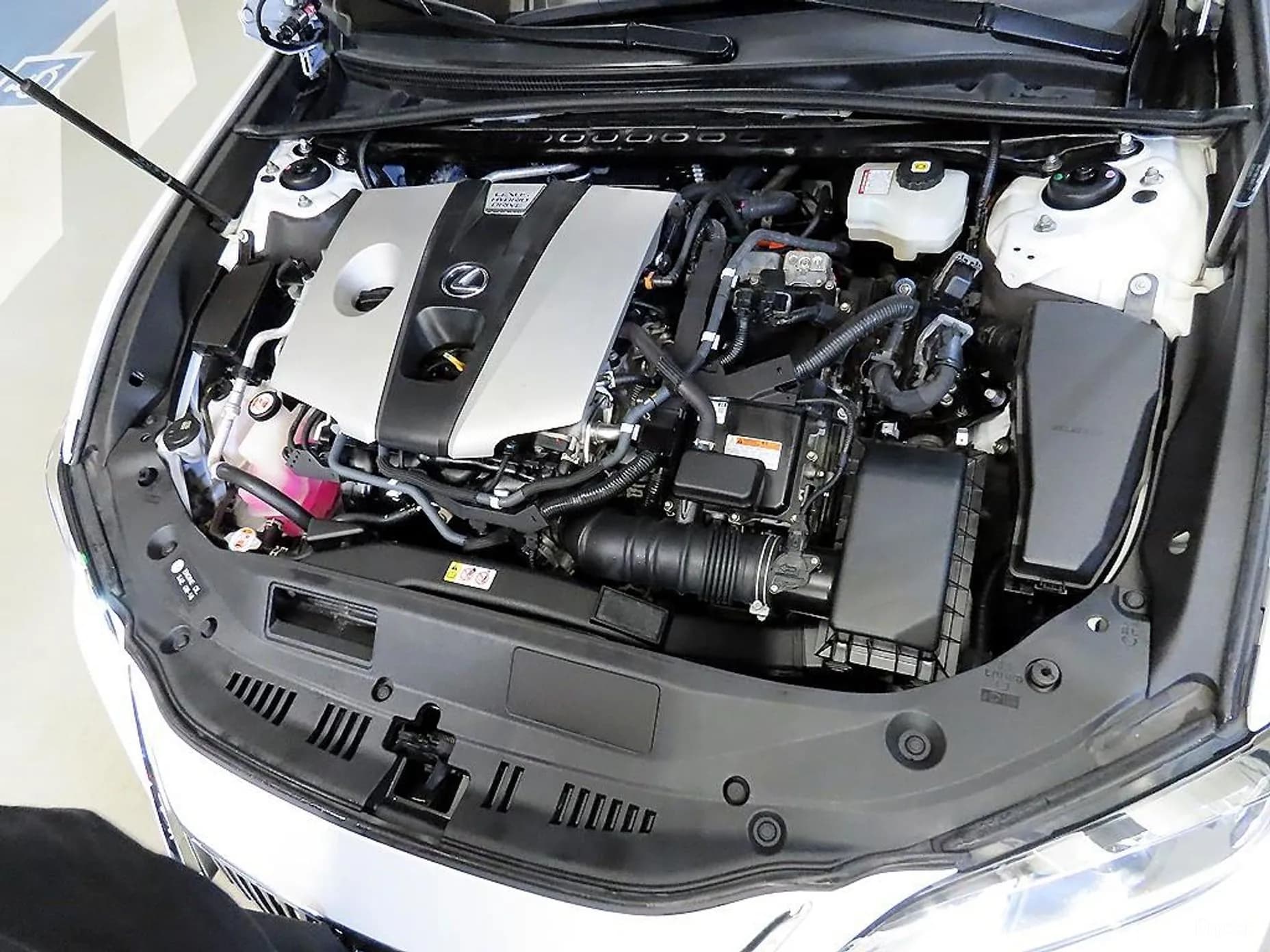 ES300h 7th Generation