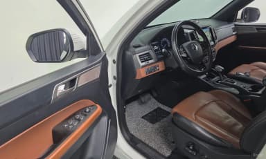 Rexton Sports Khan
