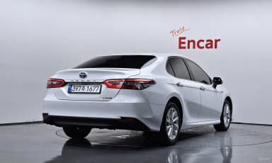 Camry (XV70)
