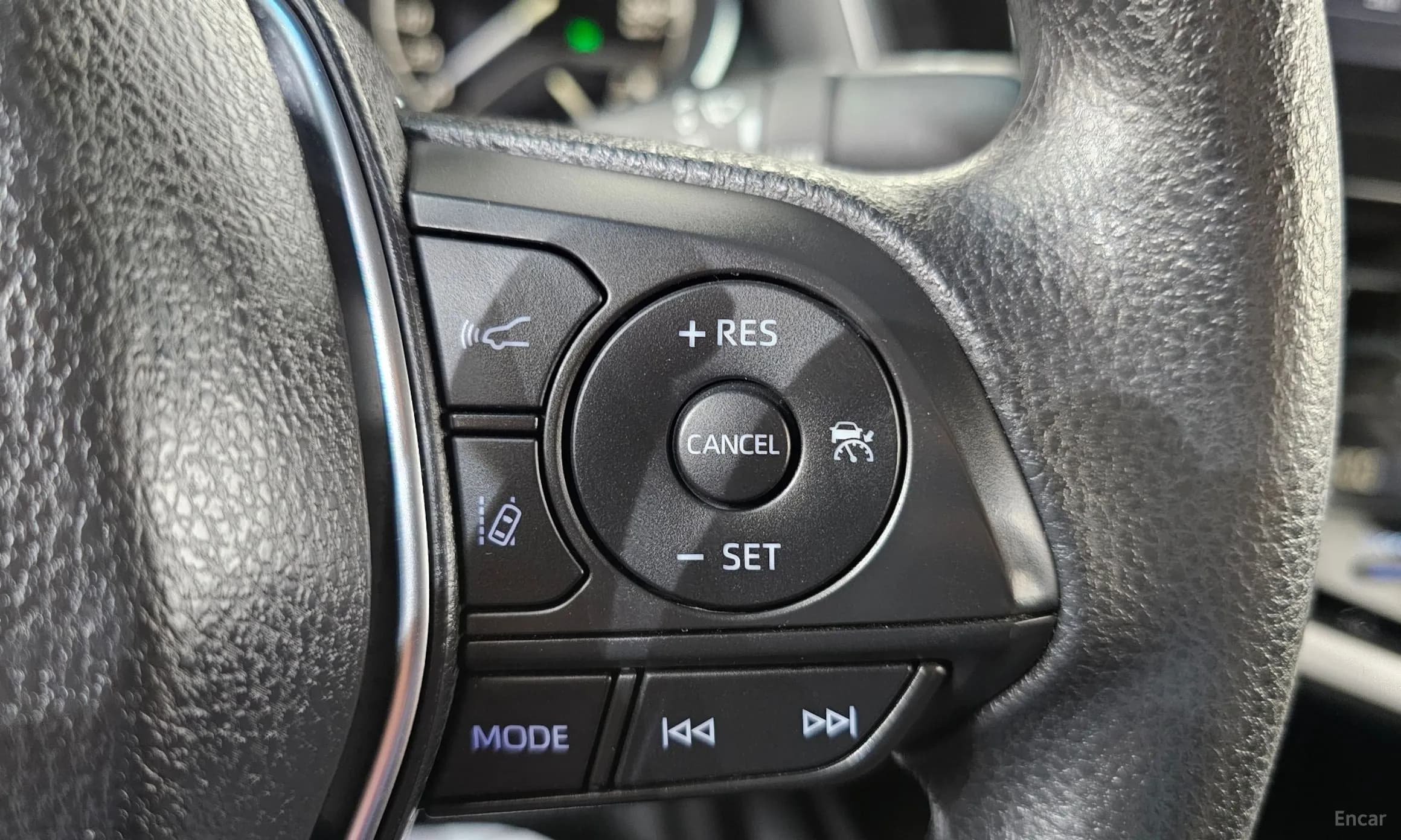 Camry (XV70)
