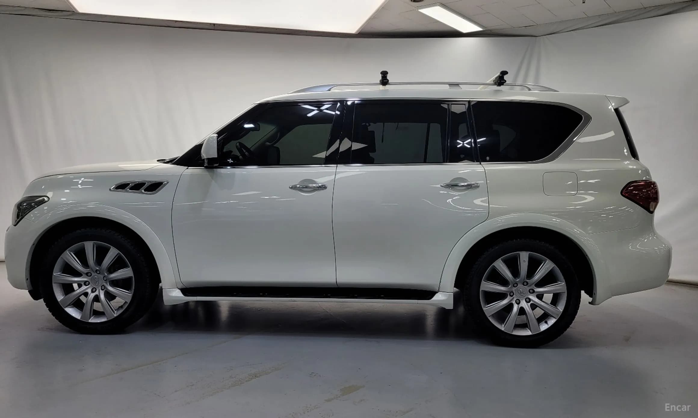 QX56